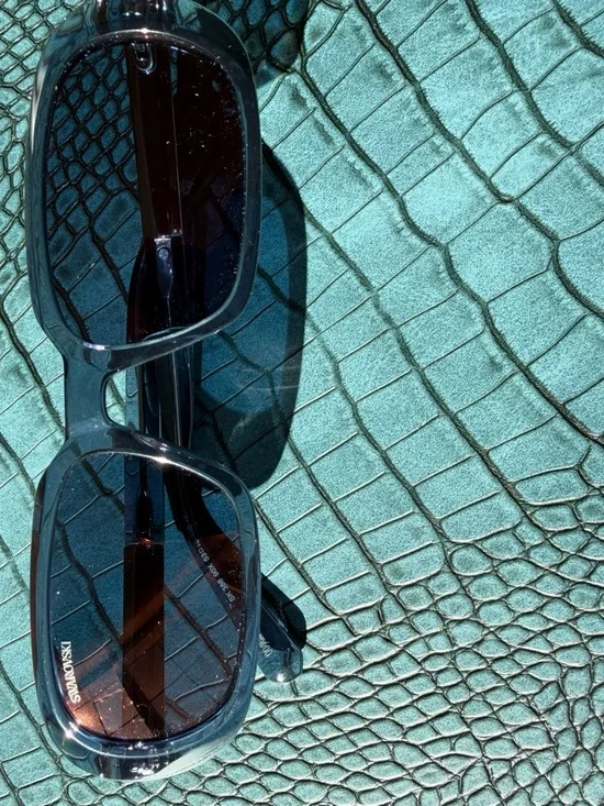 Stunning Swarovski Smoke-Blue Rectangular Sunglasses with baguette crystals ๐๐๐ - Picture 14 of 16